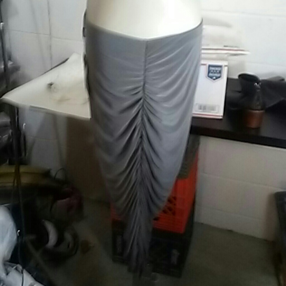 Pretty Little Thing US 12 Ruched Skirt